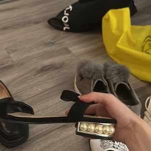 Pearl sandal